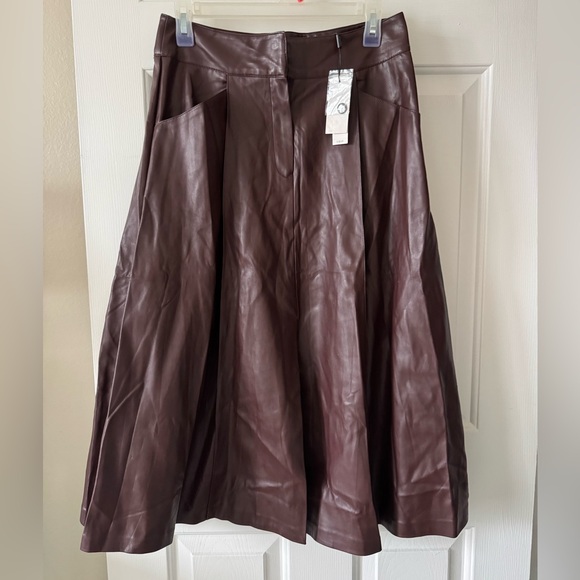 Tahari Dresses & Skirts - Tahari Elegant Brown faux Leather full Skirt, pockets, zip front…Size 6
